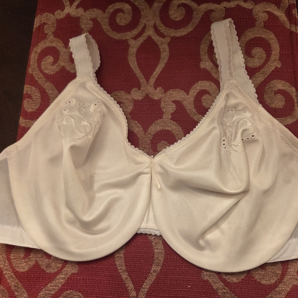 Wacoal Slimline Smooth Minimizer Bra 32DDD Ivory Excellent Cond 85154 $68